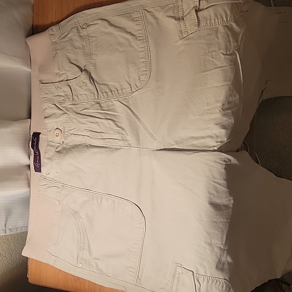 Gloria Vanderbilt Khaki Pant Size 14